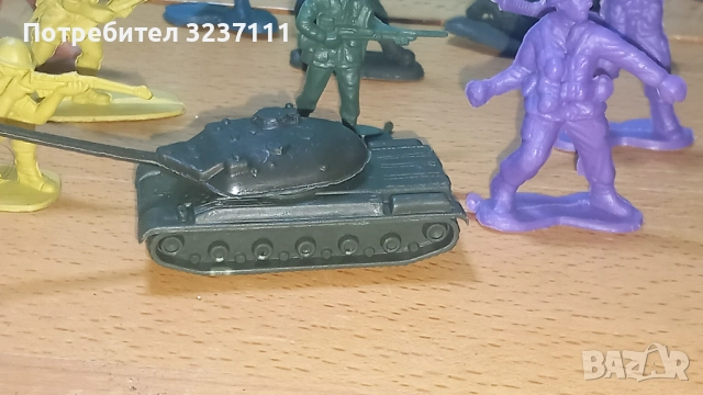 Пластмасови войничета - 2, снимка 5 - Колекции - 52180134