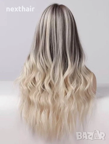 Красива руса вълнообразна перука с черни и кафяви акценти балеаж кичури, снимка 2 - Аксесоари за коса - 52460217