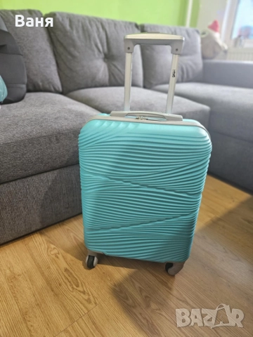 Куфар от ABS - малък - 50 лв, снимка 2 - Куфари - 52908273