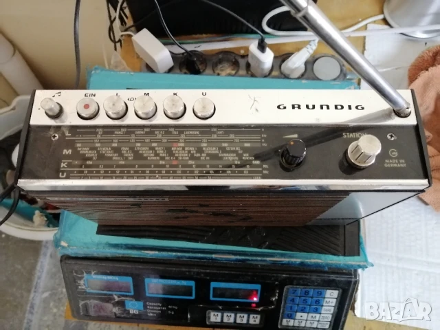 Ретро радиоприемник GRUNDIG MUSIC BOY 400, снимка 2 - Радиокасетофони, транзистори - 50528936