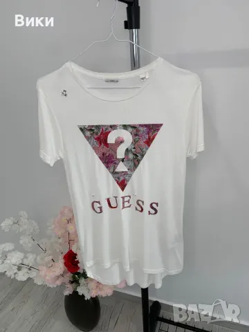 Тениска Guess 16г, но е подходяща и за S, снимка 3 - Тениски - 49692986