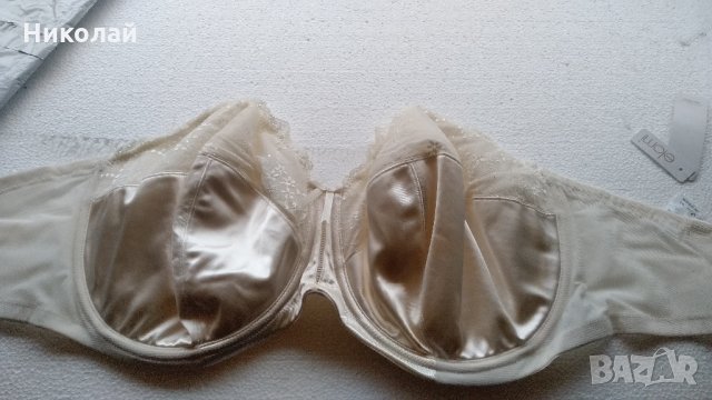 Огромен сутиен размер 100 G