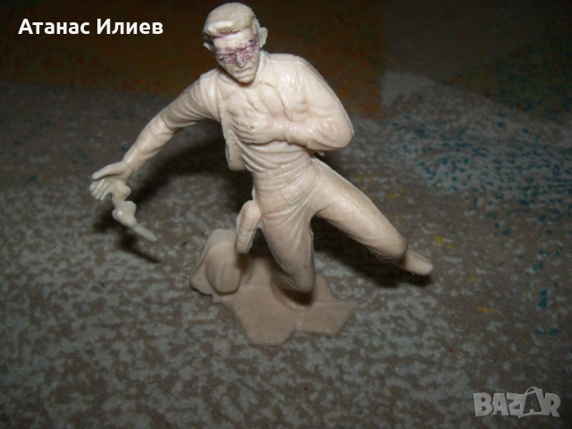 Голям пластмасов войник, каубой соц играчка. 