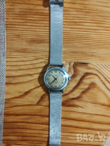 Руски механични часовници, снимка 4 - Антикварни и старинни предмети - 52057920