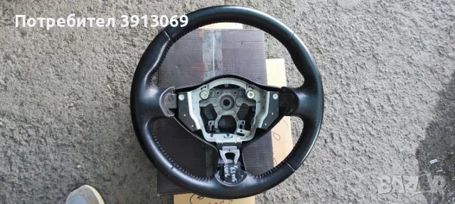 Продавам оригинален кожен волан за Нисан Джук 2012г 