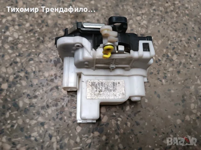 51826976 Left Front Lock Fiat Panda 2007г. Z9F18-1EASS-5826977 брава шофьорска врата, фиат панда, снимка 4 - Части - 48153572
