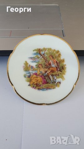 Красива порцеланова чинийка на Limoges , снимка 1 - Антикварни и старинни предмети - 38180640