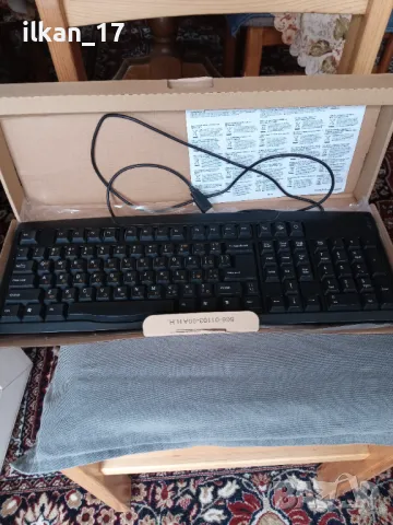 Клавиатура работеща с USB кабел, кирилица 