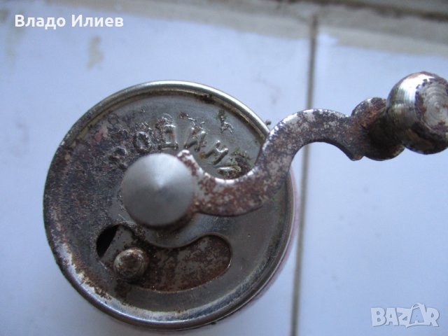 Мелничка за черен пипер винтидж от 60-те години работеща, снимка 2 - Антикварни и старинни предмети - 34841964