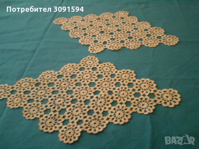 Две  малки плетени на една кука  покривки, снимка 6 - Покривки за маси - 33543965