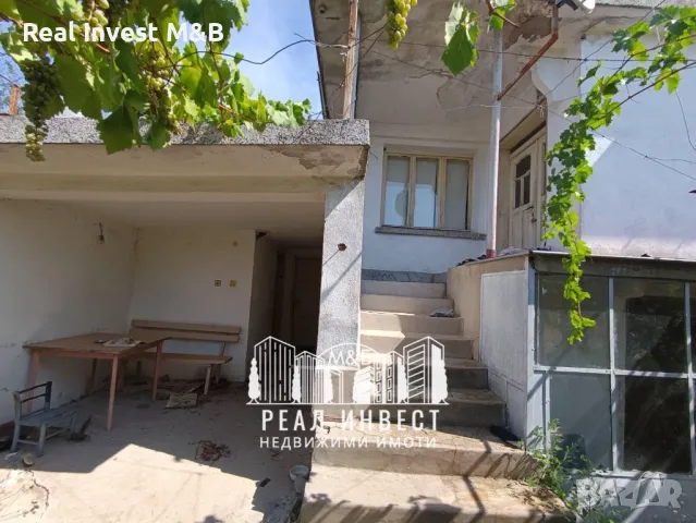 Продавам къща в с. Великан