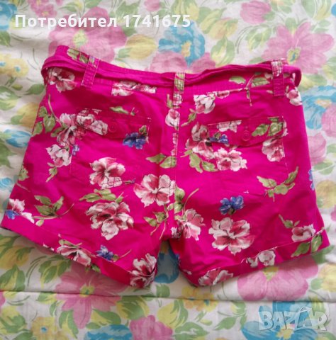 Дамски къси панталони размер С , снимка 2 - Къси панталони и бермуди - 28761641