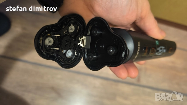 Мъжки тример, Grundig, Proclub MS 9130, сензор за грижа за брадата, черен мат/червен, комплект, снимка 11 - Аксесоари за коса - 52268469