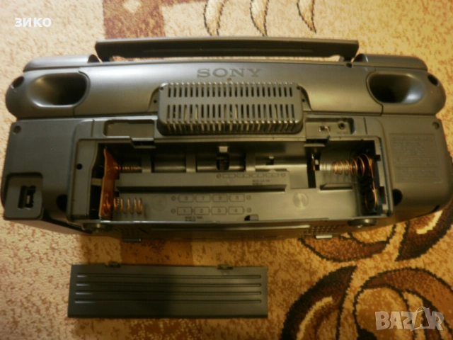 Sony ZS-5 - Boombox система (супер касетофон), снимка 4 - Радиокасетофони, транзистори - 53142253