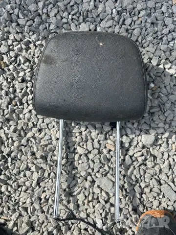 Подглавник за седалка на Мерцедес Ц класа W204 C class * гръмнал *, снимка 2 - Части - 50325760