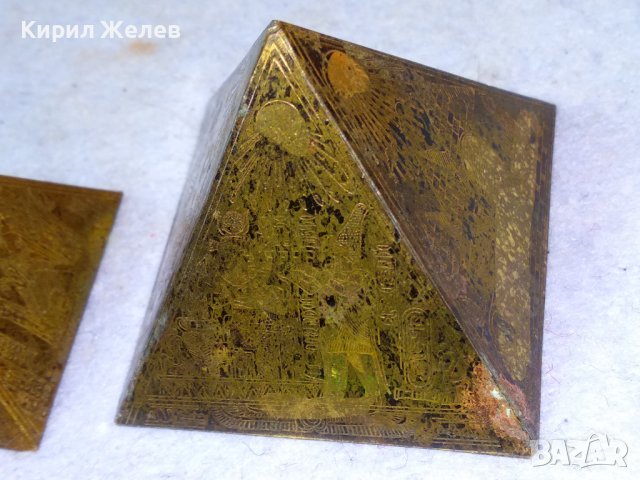 Две СТАРИ МЕДНИ ЕГИПЕТСКИ ПИРАМИДИ МАЙСТОРСКИ ОРНАМЕНТИРАНИ с МИТОЛОГИЧНИ СЦЕНИ СУВЕНИР ЕГИПЕТ 41309, снимка 11 - Колекции - 43952272