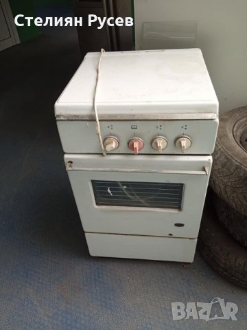 стара фурна / печка + газови котлони -цена 40лв, моля БЕЗ бартери - 2 газови котлона - фурна + 1 кот