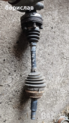 Предна лява полуоска за audi q7 