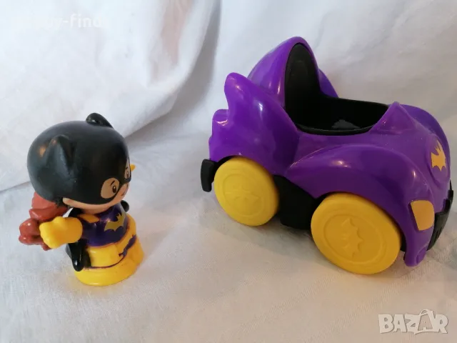 Детска играчка  Fisher-Price Little People DC Super Friends Wheelies 5" включва Batgirl и Batmobile, снимка 5 - Играчки за стая - 50326326