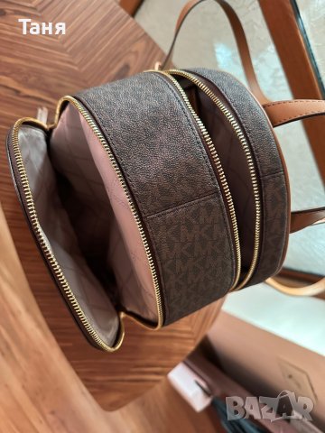 Дамска раница-оригинална Michael Kors, снимка 7 - Чанти - 43580837