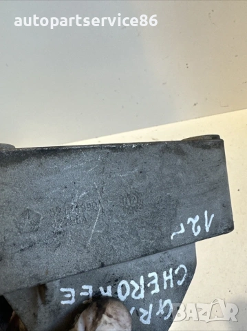 Десен държач на скоба за двигател за Jeep Grand Cherokee 3.0 Crd (2012) 52124990AC , снимка 3 - Части - 53512387