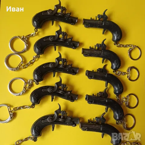 Ретро пистолети от 90-те ключодържател, снимка 2 - Други - 49682912