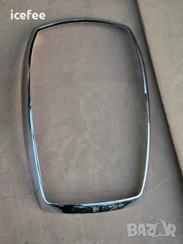 Лайстна фар и рефлектор Mercedes W114, снимка 3 - Части - 50538852