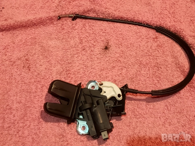 Заключващ механизъм, бравичка за багажник на AUDI A4 A5 A6 VW Jetta Passat CC