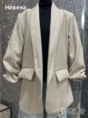 Сако с камъчета