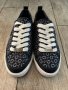 Guess нови оригинални стеахотни сникърси US 7,5, снимка 2