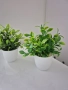 Комплект от 3 бели саксии с изкуствена зеленина, снимка 2