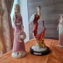 Дама с червена рокля и витрило , снимка 5