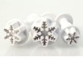 3 бр малка снежинка снежинки пластмасови резци с бутало релефни форми тесто фондан резец форма, снимка 2