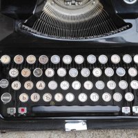 Продавам пишеща машина NAUMANN , снимка 2 - Антикварни и старинни предмети - 43062498