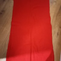 Дамско червено шалче, снимка 3 - Шалове - 39120518