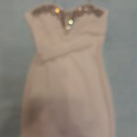 Малка бяла рокля къса с презрамки- регулируеми, сребристи орнаменти , вградени подплънки на бюста , снимка 5 - Рокли - 37476594