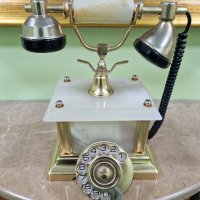 Изключително красив антикварен италиански телефон от оникс и позлатен месинг , снимка 1 - Антикварни и старинни предмети - 43311628