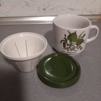 Чаша за чай с капак и цедка от баварски порцелан , снимка 2 - Чаши - 43828433