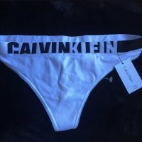 Оригинален стринг Calvin Klein, снимка 1 - Бельо - 28416305
