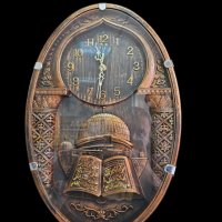Калиграфски резбован стенен часовник от тиково дърво, снимка 1 - Стенни часовници - 43025001