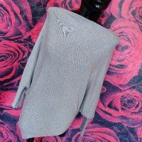 Светло сива зимна нестандартен модел блуза тип прилеп М, снимка 1 - Блузи с дълъг ръкав и пуловери - 38913545