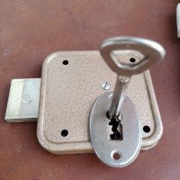 Употребявани допълнителни брави , снимка 2 - Други стоки за дома - 38421401