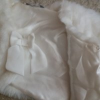 УНИКАЛНО КРАСИВО бяло пухкаво болеро за възраст 6-7 години, снимка 3 - Детски якета и елеци - 40044849