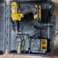 Продавам Акумолаторен Винтоверт DEWALT, снимка 1 - Винтоверти - 35581100