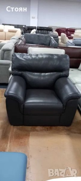 Черен кожен фотьойл с електрически релаксиращ механизъм, снимка 1