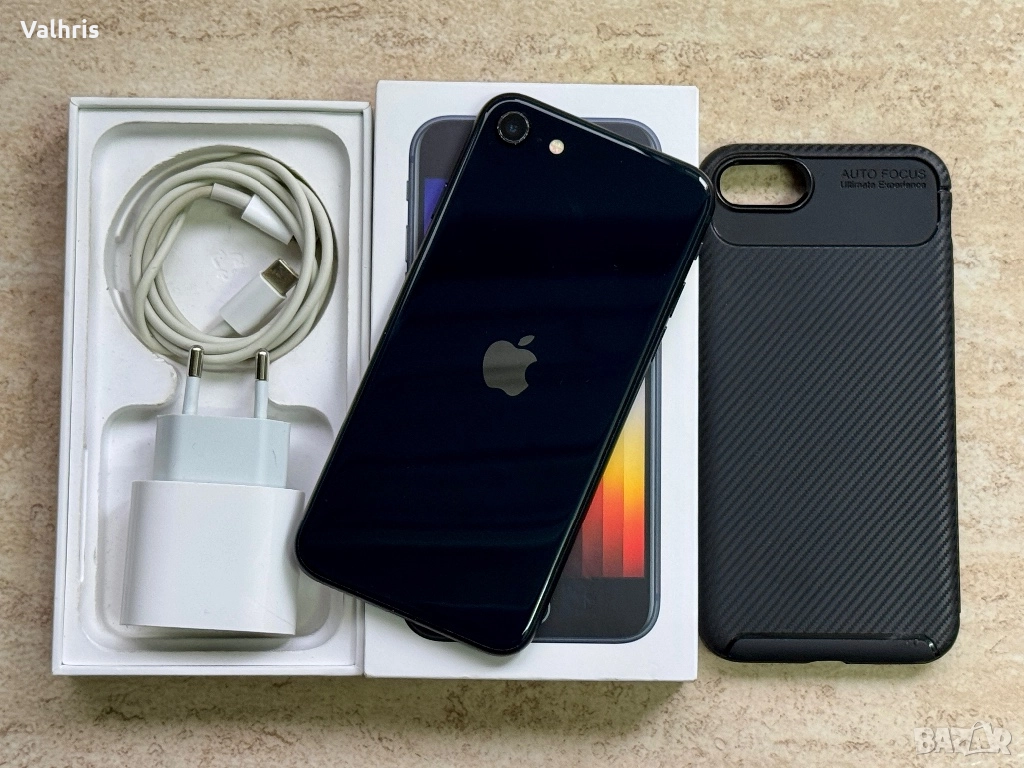 Apple iPhone SE 3 (2022) Midnight 128GB / 98% батерия, снимка 1