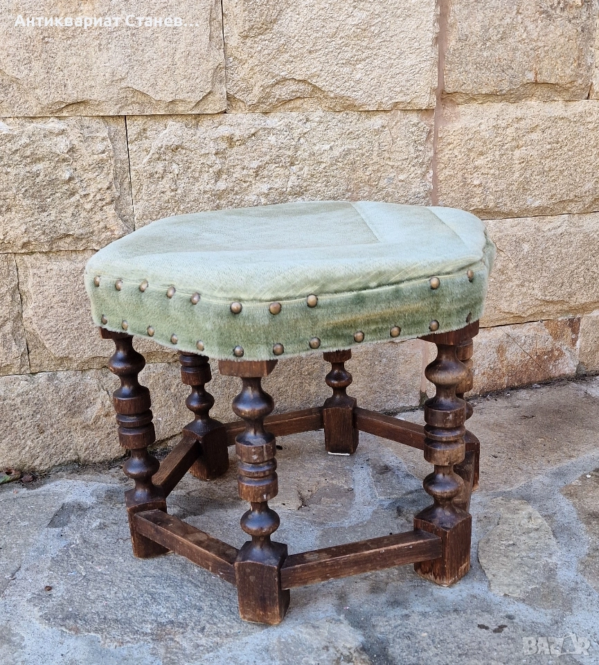 Винтидж дървена табуретка , снимка 1