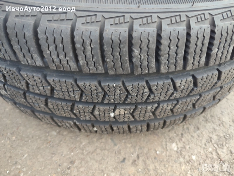 Зимни гуми 215 60 16C nexen , снимка 1