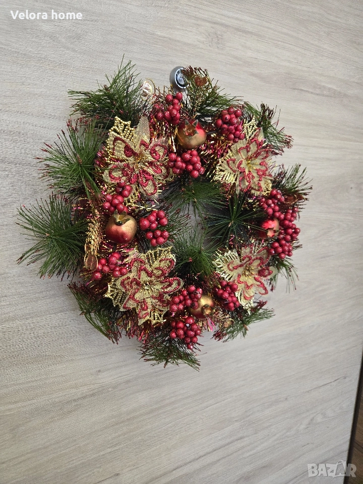Коледен, червен венец, снимка 1