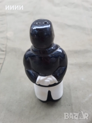 Порцеланова статуетка фигурка сервитьор солница, снимка 2 - Антикварни и старинни предмети - 52309330